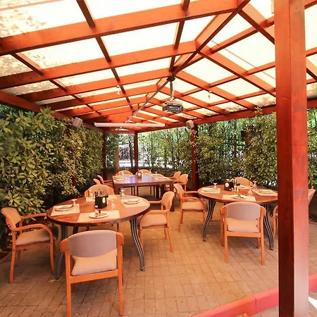 Aristocrat & Fish Restaurant 3* סקופיה