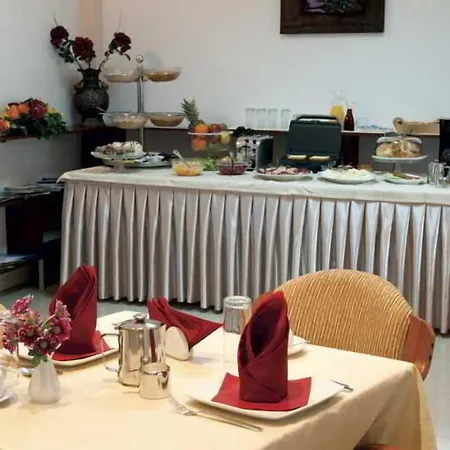 מלון Aristocrat & Fish Restaurant סקופיה
