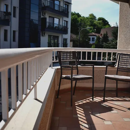 Aristocrat & Fish Restaurant מלון 3*