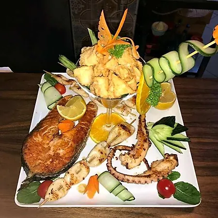 Aristocrat & Fish Restaurant Hotel 3*
