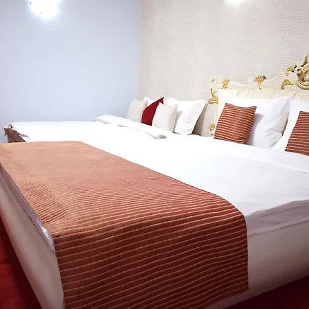 Aristocrat & Fish Restaurant 3*