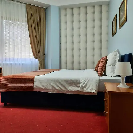 Aristocrat & Fish Restaurant Hotel 3*
