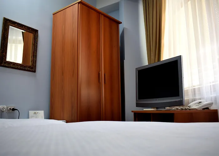 Отель Aristocrat & Fish Restaurant Скопье