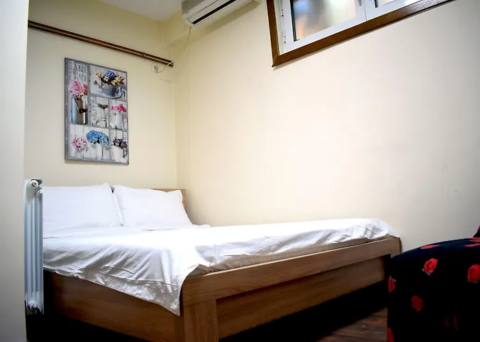 Отель Aristocrat & Fish Restaurant Скопье