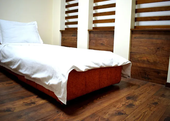 Отель Aristocrat & Fish Restaurant Скопье