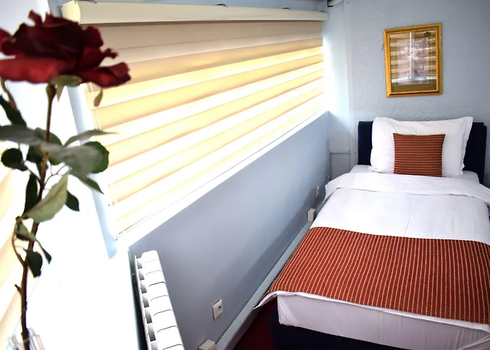 Aristocrat & Fish Restaurant Отель