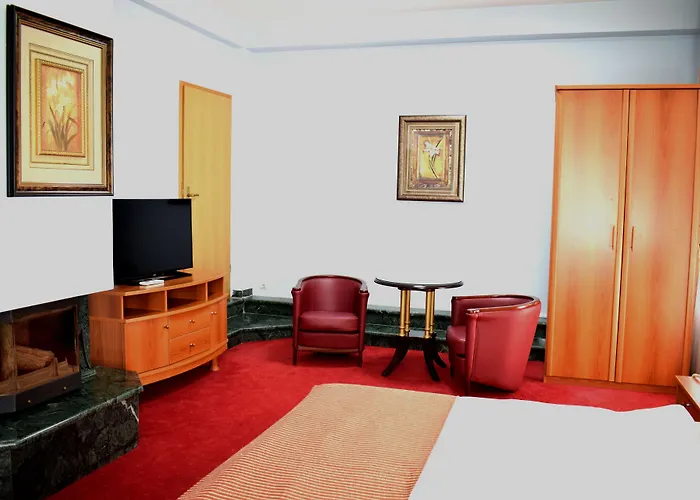 Aristocrat & Fish Restaurant Отель