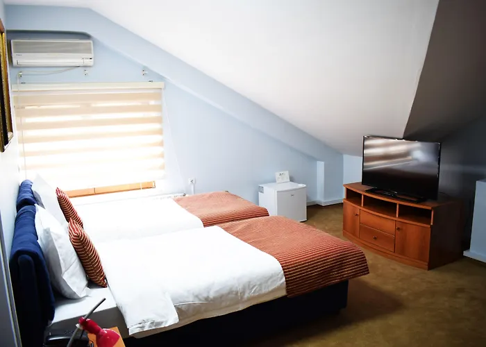 Aristocrat & Fish Restaurant Отель