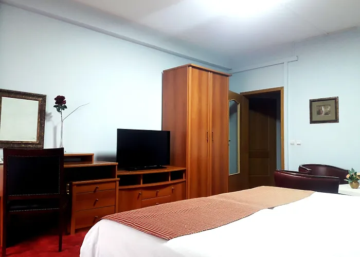 Отель Aristocrat & Fish Restaurant Скопье