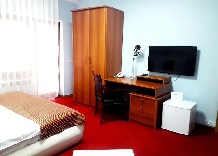 Отель Aristocrat & Fish Restaurant Скопье