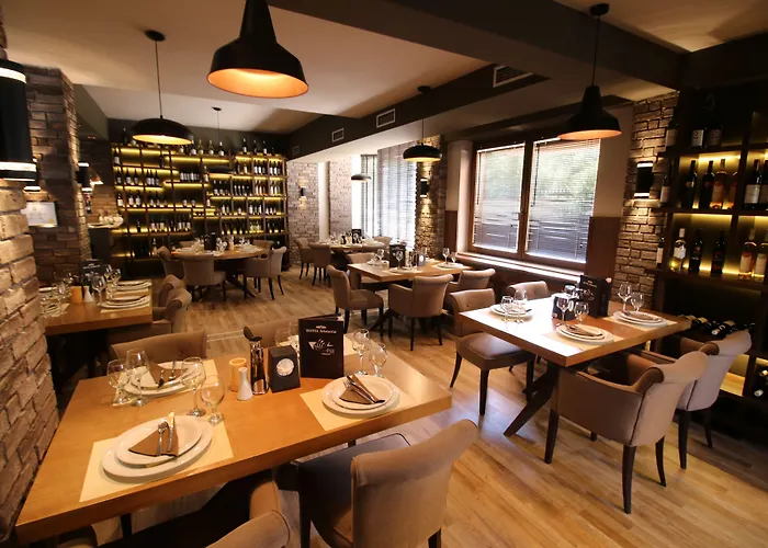 Отель Aristocrat & Fish Restaurant Скопье