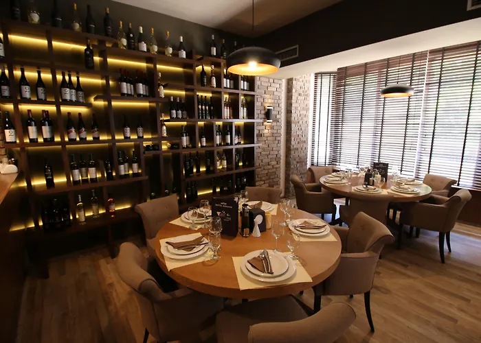 Aristocrat & Fish Restaurant Отель 3*