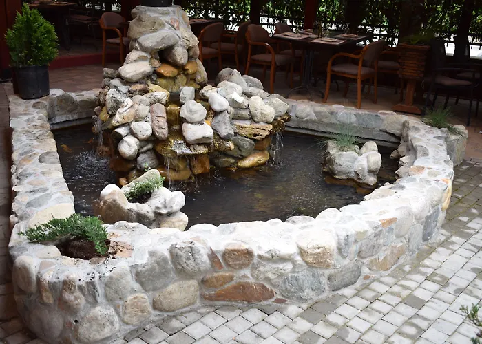 Aristocrat & Fish Restaurant Отель