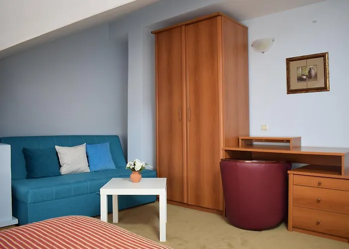 Отель Aristocrat & Fish Restaurant 3*