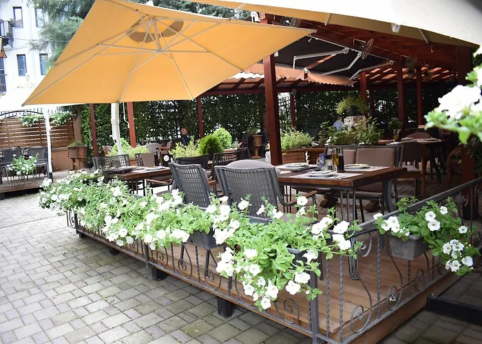 Aristocrat & Fish Restaurant Отель 3*